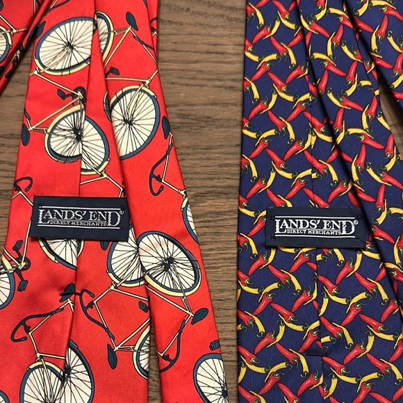Lands' End Red Bicycles 🚲 and Blue Chili Peppers 🌶️ - Picture 2 of 3